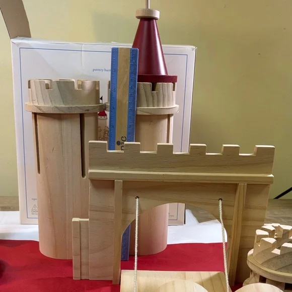 Pottery Barn Kids 16 Wooden Building Blocks Pieces Castle Set - Picture 7 of 12